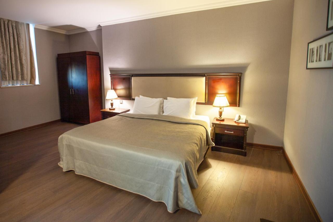 Ramada By Wyndham होटल